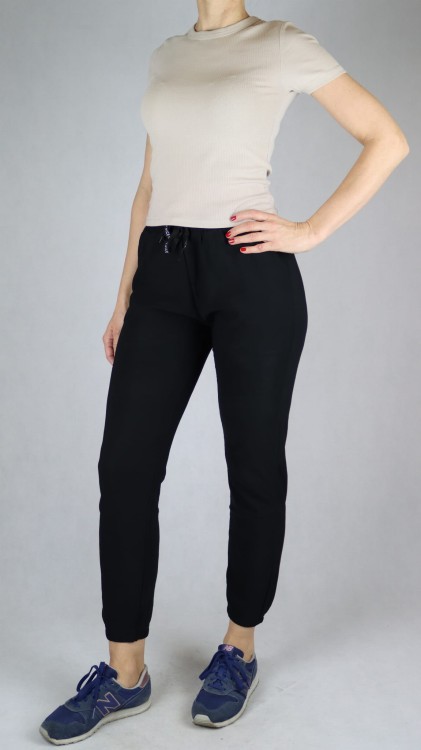 Spodnie dresowe wiązane z kieszeniami czarne