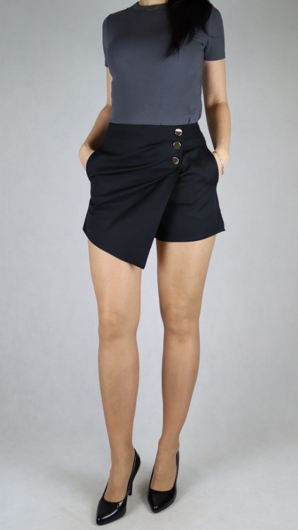 Spodenki z zakładką guziki marszczenie czarne