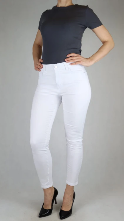 Spodnie jeans damskie modelujące białe