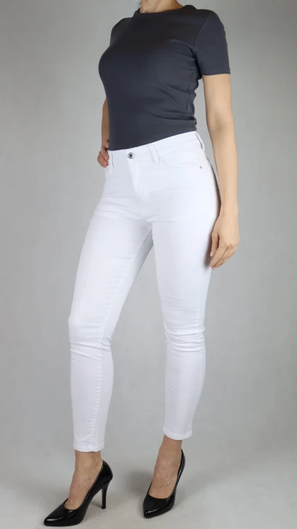 Spodnie jeans damskie modelujące białe